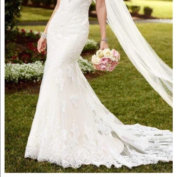 Wedding dress - Picture 3 of 5